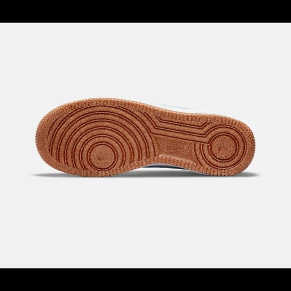 Nike Air Force 1 LV8. (Sustainable Material) - Picture 5 of 9